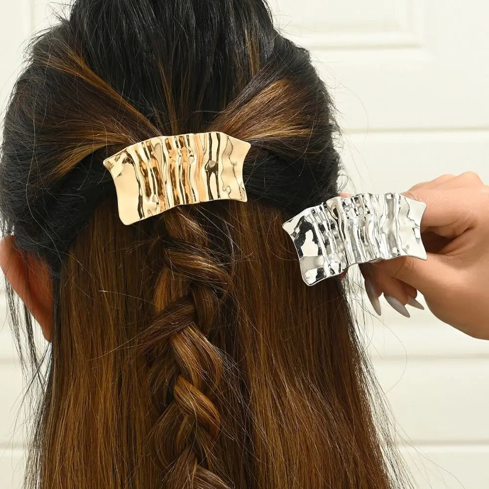 Barrette Métal Chic – Accessoire Cheveux Élégant pour Femme ✨