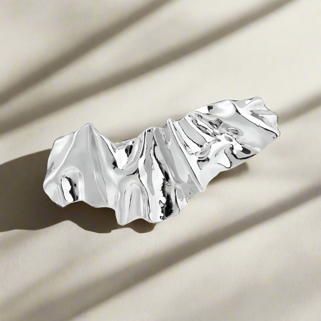 Barrette Métal Chic – Accessoire Cheveux Élégant pour Femme ✨