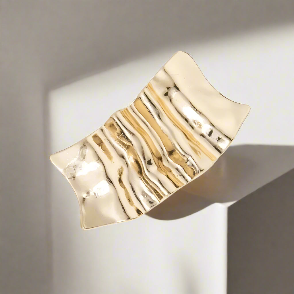 Barrette Métal Chic – Accessoire Cheveux Élégant pour Femme ✨