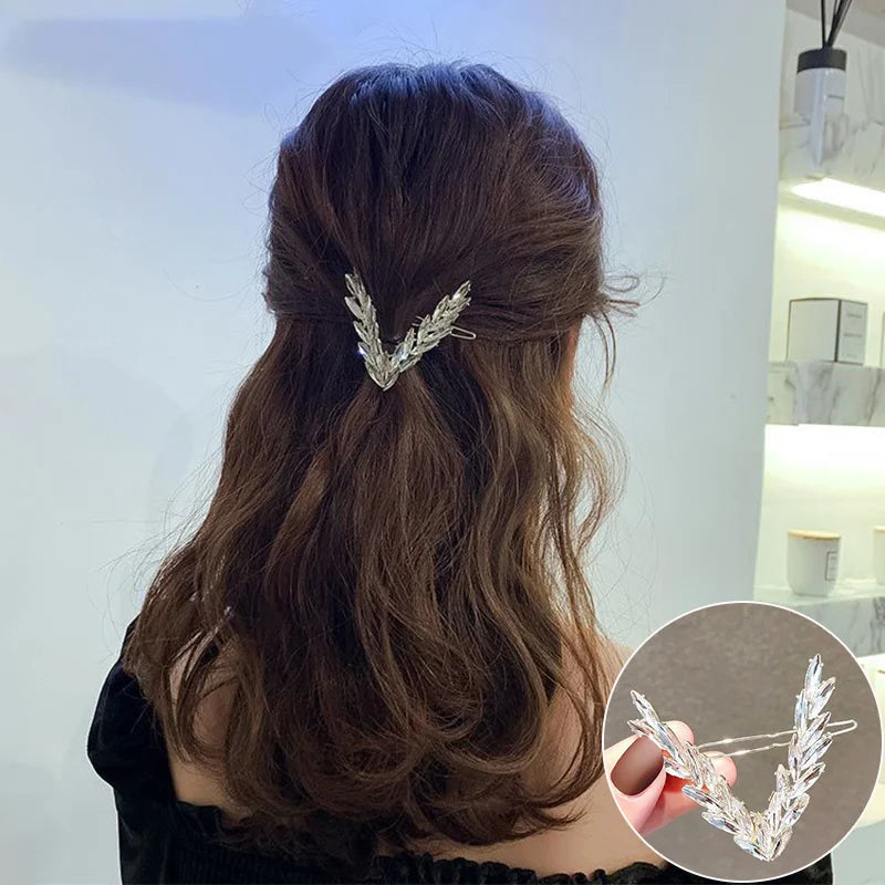 ✨ Barrette Cheveux Cristal en V – Élégance Chic & Glamour