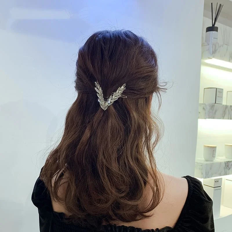 ✨ Barrette Cheveux Cristal en V – Élégance Chic & Glamour