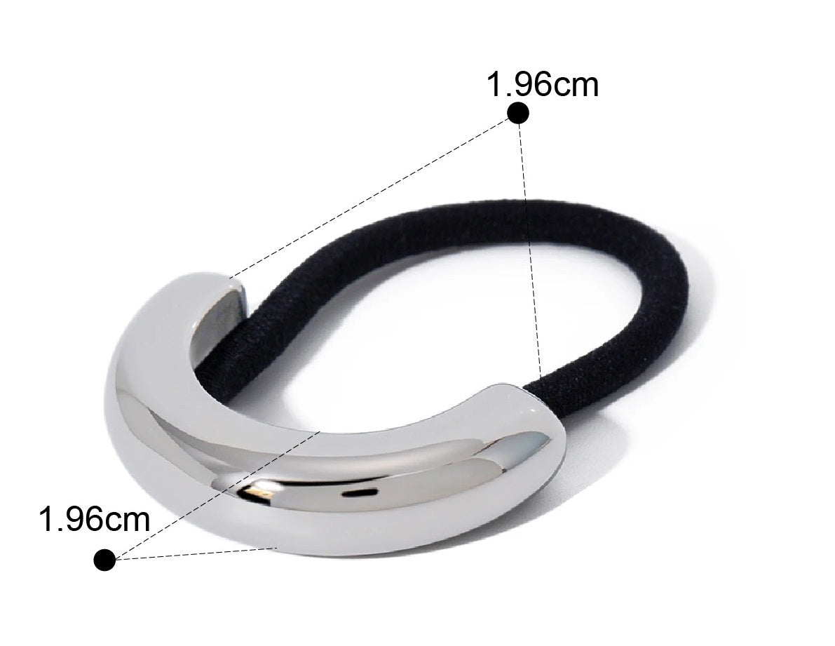 Élastique pour cheveux argent épuré, finition métallique brillante pour un style raffiné