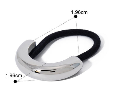 Élastique pour cheveux argent épuré, finition métallique brillante pour un style raffiné