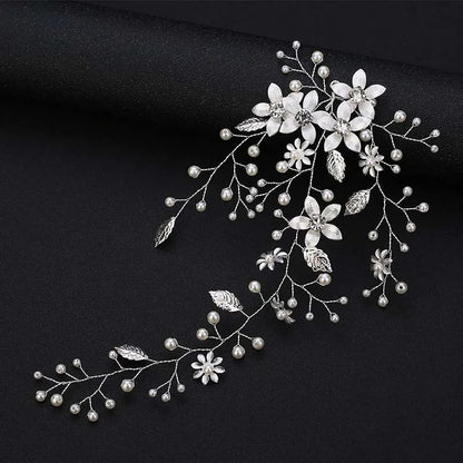 Accessoire de coiffure pour mariage - fleurs blanches et argentée -