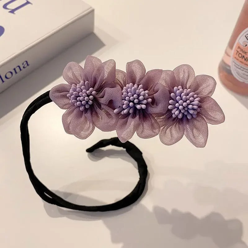 Broche fleurs violettes cheveux, parfaite pour sublimer un chignon ou une coiffure relevée.