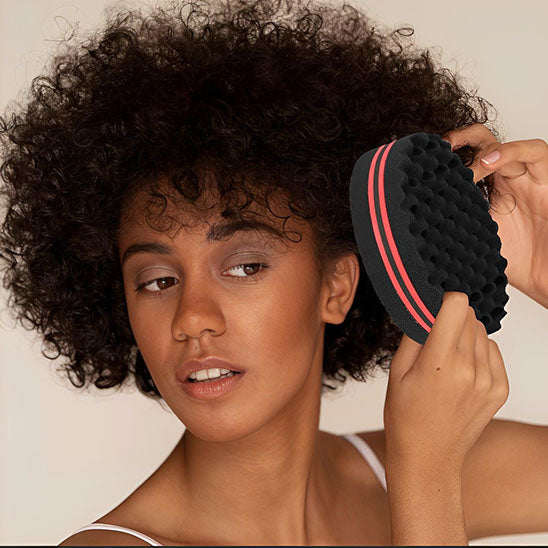 Ensemble de peigne afro et brosse, conçu pour préserver la santé des cheveux afro, en démêlant en douceur et en minimisant la casse