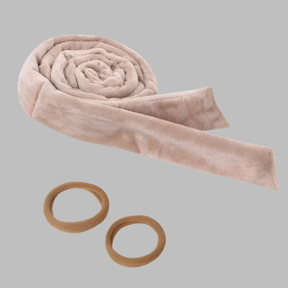 Bandeau pour boucles sans chaleur en velours beige avec deux élastiques– Outil de coiffure pour cheveux doux et boucles naturelles