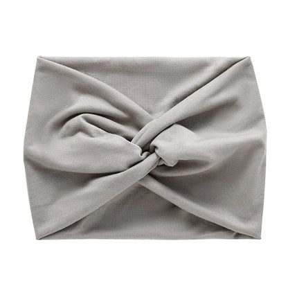 Bandeau pour cheveux de couleur gris clair, accessoire tendance pour ajouter une touche de couleur vive à votre coiffure