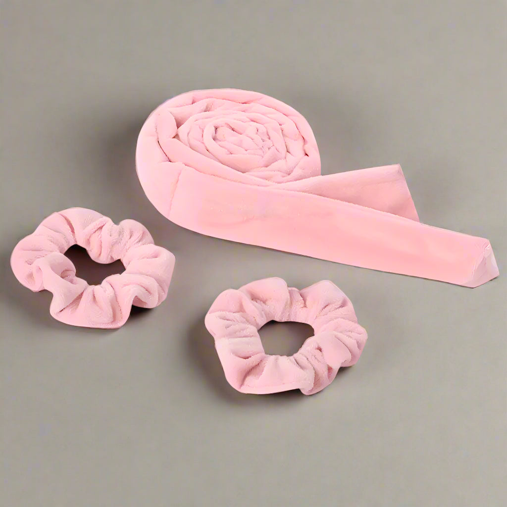 Bandeau pour boucles sans chaleur en velours rose avec deux chouchous– Outil de coiffure pour cheveux doux et boucles naturelles