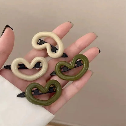 Barrettes de couleurs blanches et vertes en forme de cœur, élégante et mignonne, idéale comme accessoire pour les cheveux avec une touche de douceur. 