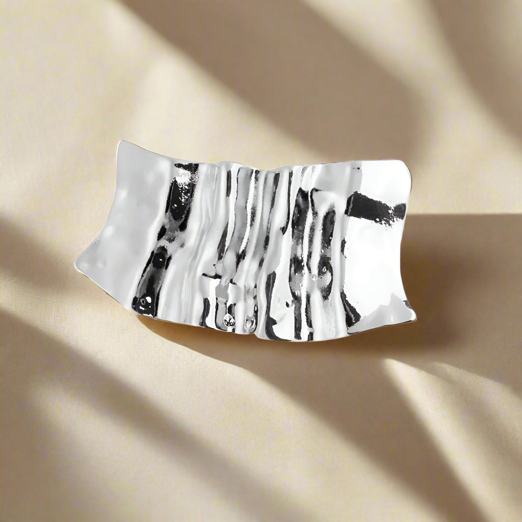 Barrette Métal Chic – Accessoire Cheveux Élégant pour Femme ✨