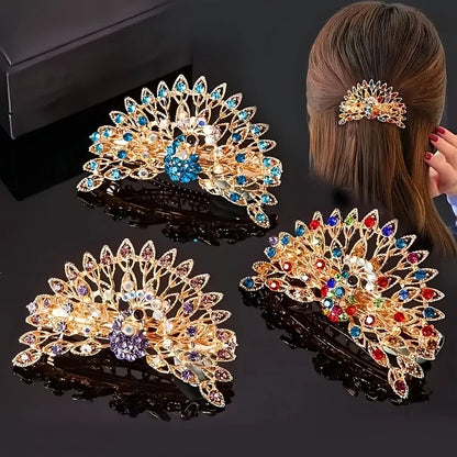Barrettes strass en forme de paon et porté sur demie queue