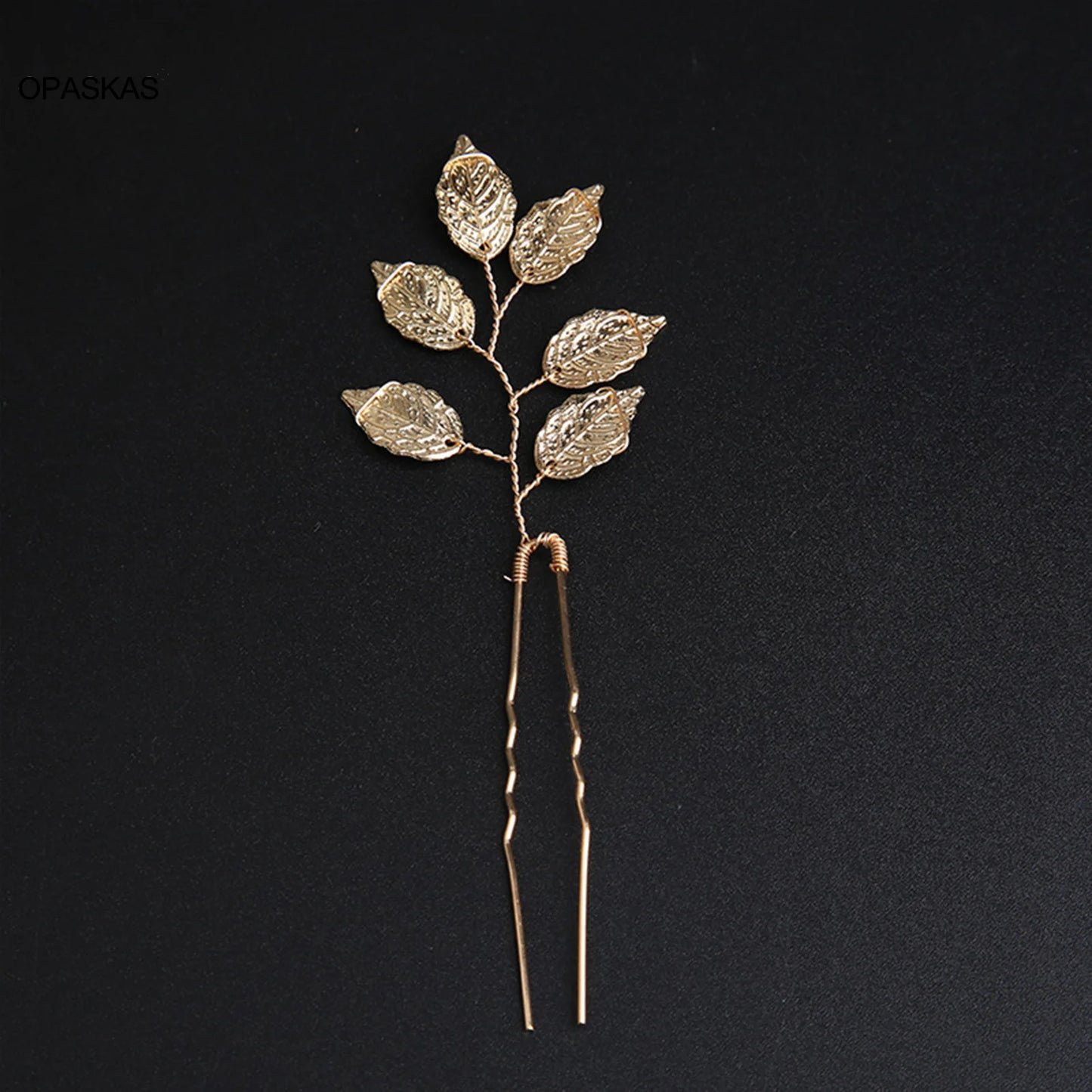 Bijou pour cheveux de mariée doré - perles fines et finition or
Ornement capillaire de mariée doré - feuilles en or pour une touche raffinée -Accessoire capillaire perlé pour mariage - détails dorés