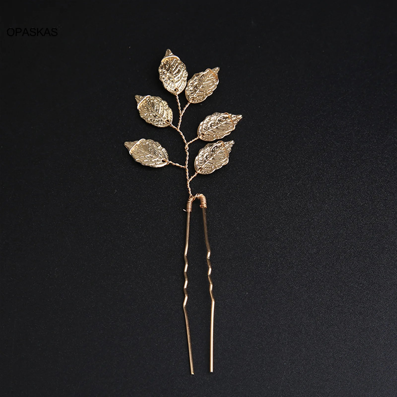 Bijou pour cheveux de mariée doré - perles fines et finition or
Ornement capillaire de mariée doré - feuilles en or pour une touche raffinée -Accessoire capillaire perlé pour mariage - détails dorés
