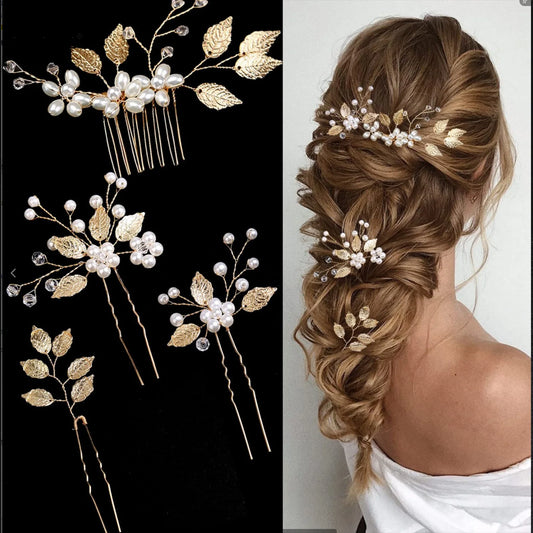 Femme avec coiffure mariage, portant un accessoire cheveux élégant pour mariée - perles et détails dorés. 