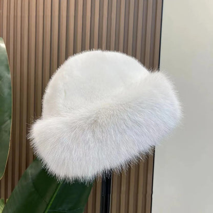 Bonnet blanc femme en fourrure douce, parfait pour les journées froides