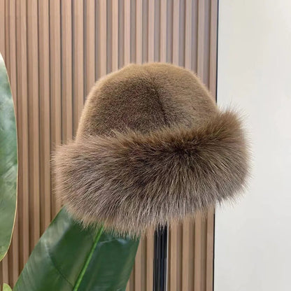 Bonnet marron clair femme en fourrure douce, parfait pour les journées froides