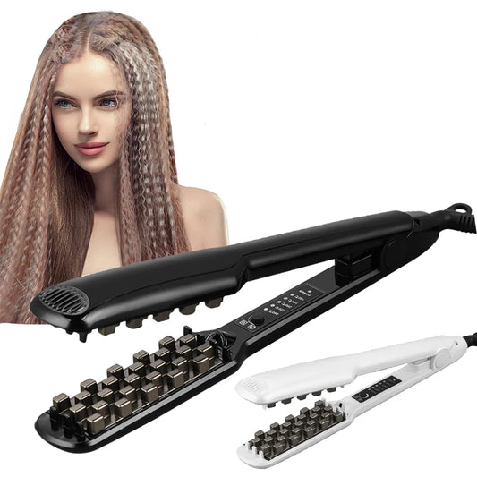Jolie fille avec fer à lisser et à gaufrer, conçu pour transformer vos cheveux en un seul appareil. 