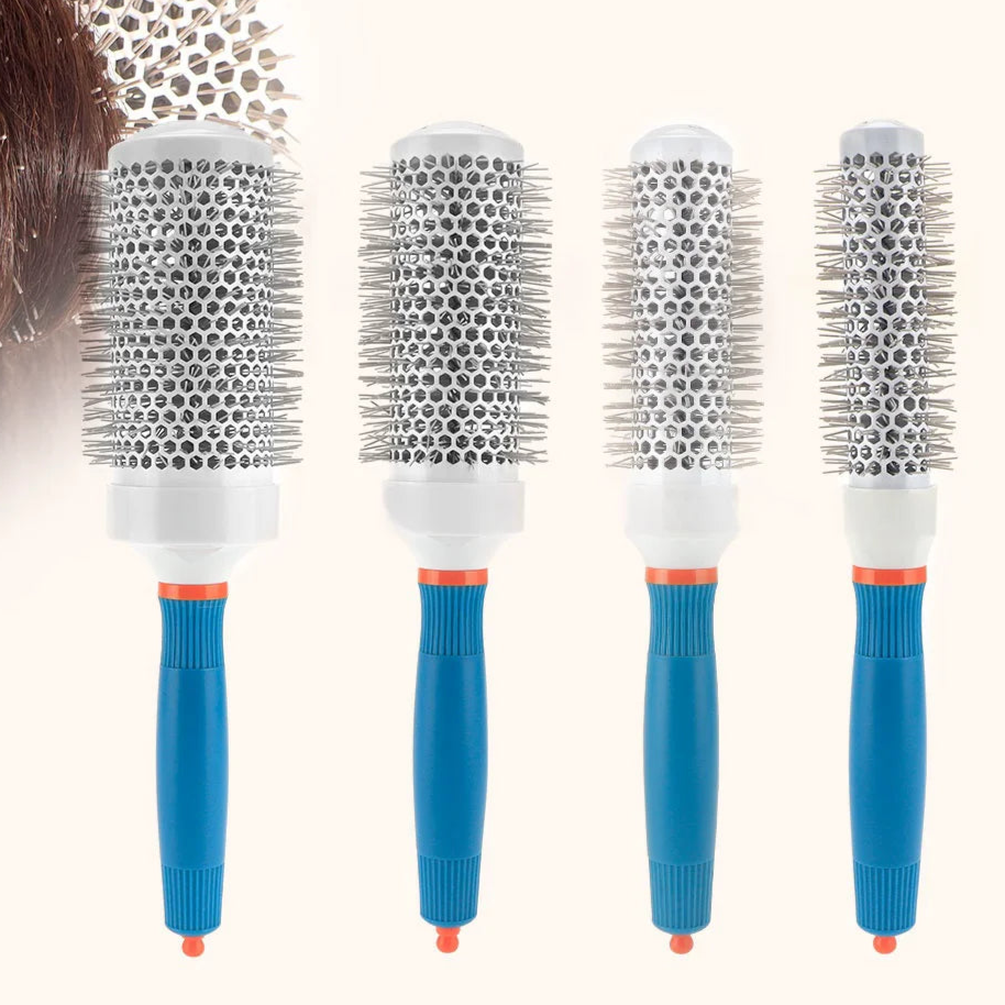 Brosse à brushing disponible en 4 tailles, idéale pour lisser, boucler ou donner du volume aux cheveux