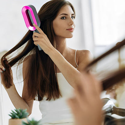 Brosse-autonettoyante-démêlante-pour-cheveux-sans-douleur-avec-système-de-nettoyage-automatique-pratique-et-efficace-pour-tous-types-de-cheveux-fins-épais-bouclés-ou-raides-conception-ergonomique-et-design-moderne- femme cheveux longs avec brosse autonettoyante