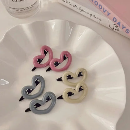 Ensemble de Barrettes de couleurs en forme de cœur, élégante et mignonne, idéale comme accessoire pour les cheveux avec une touche de douceur. 
