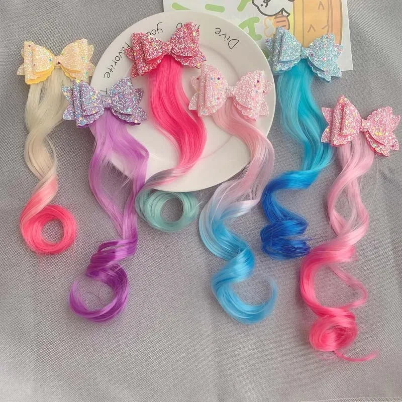 Extension de cheveux colorée avec barrette en forme de nœud, style ColorPop, idéale pour fille, apportant une touche fun et vive à la coiffure