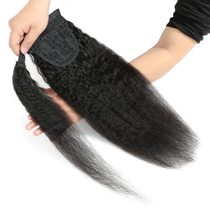 Extension en cheveux humains en queue de cheval, texture crépue et afro, couleur brune et noire. Idéale pour ajouter du volume, de la longueur et un style naturel à vos cheveux. Facile à poser grâce à son clip-on pratique, cette extension se fond parfaitement avec vos cheveux crépus pour un look élégant et authentique . 