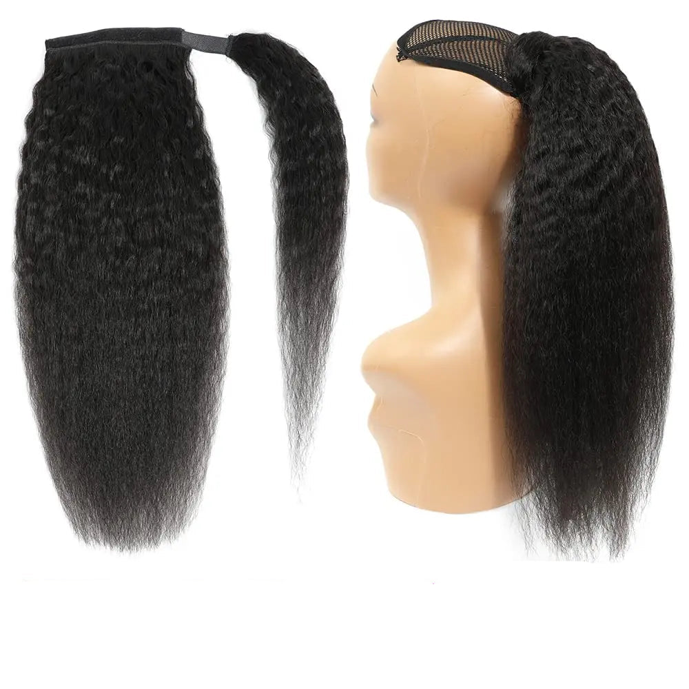 Extension de cheveux humains  sur mannequin plastique en queue de cheval, texture crépue et afro, couleur brune et noire. Idéale pour ajouter du volume, de la longueur et un style naturel à vos cheveux. Facile à poser grâce à son clip-on pratique, cette extension se fond parfaitement avec vos cheveux crépus pour un look élégant et authentique. 