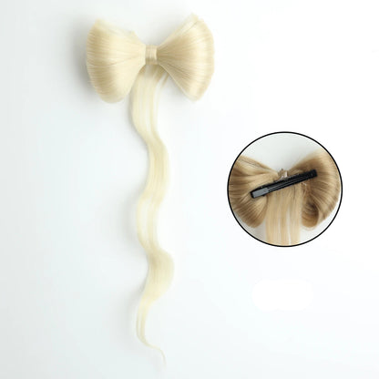 Barrette blonde extension de cheveux avec nœud papillon, accessoire élégant et original pour ajouter du volume et de la texture à vos cheveux, idéal pour un look sophistiqué