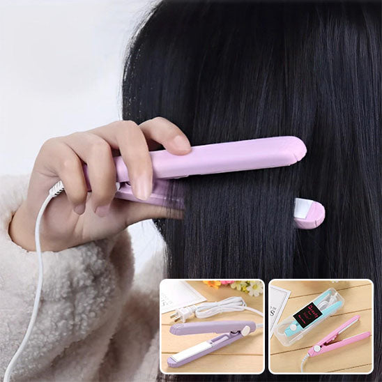Fille coiffant ses cheveux avec un fer à lisser rose de voyage, pratique et efficace pour un lissage parfait même en déplacement- Photo d'une jeune femme se lissant les cheveux avec un fer à lisser portable, parfait pour les déplacements et les vacances.
