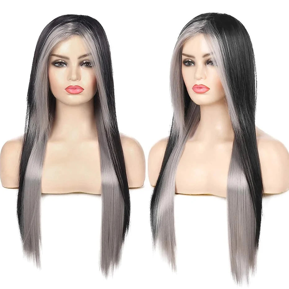 Perruque aux cheveux longs, lisses et de couleur gris et noir, présentée sur un support ou un mannequin