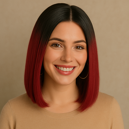 Femme blanche souriante portant perruque lisse raide rouge tendance