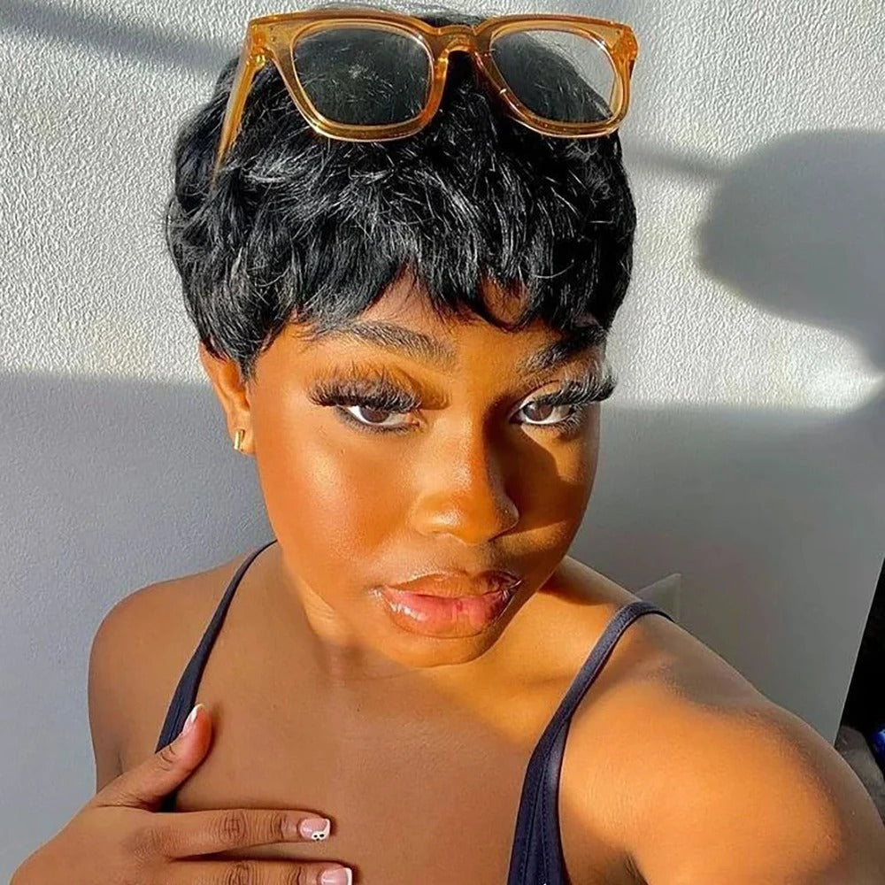 Perruque-femme-courte-en-cheveux-humains-naturelle-paraissant-réaliste-et-souple-coiffure-elegante-pour-look-naturel-confort-et-qualité-supérieure