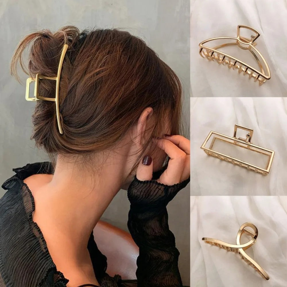 Pince à cheveux élégante en métal, idéale pour maintenir les coiffures en place toute la journée. Pince à cheveux décorative dorée, pour un maintien solide et un style raffiné.