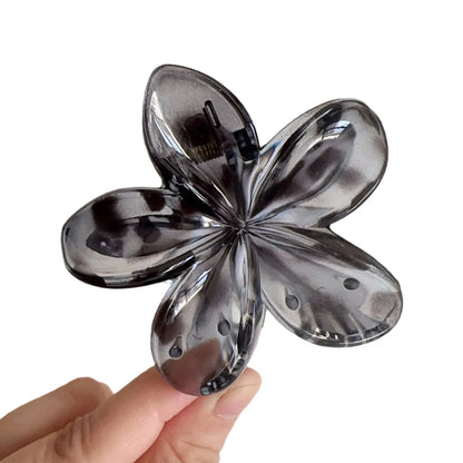 Pince à cheveux en forme de fleur, avec un motif léopard aux tons gris