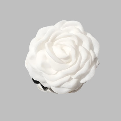 Pince à cheveux ornée d'une rose blanche délicate – l'accessoire parfait pour une touche de grâce et de pureté