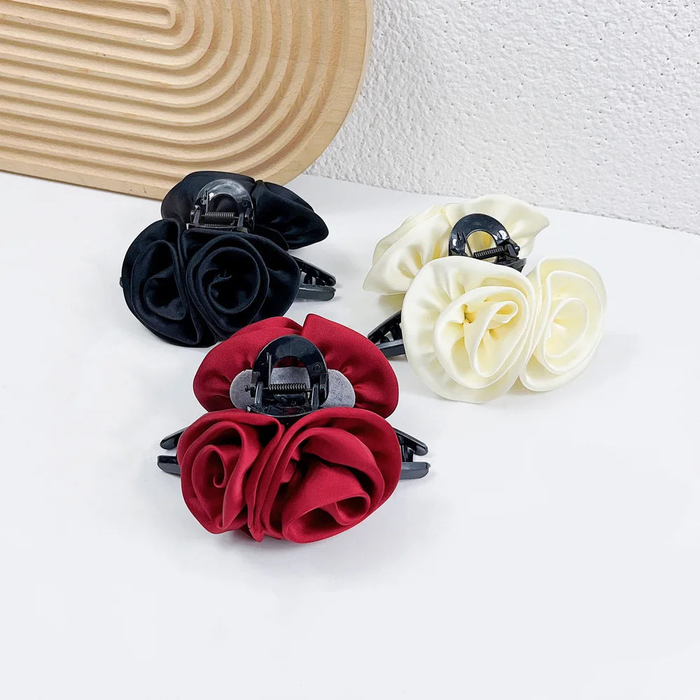Pinces à cheveux décorées de roses noires rouges ou blanches– accessoire élégant pour coiffure femme