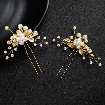 Épingles à cheveux avec fleurs de perles et doré, parfaites pour un maintien élégant et une touche glamour.